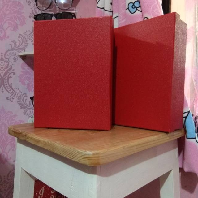 

Box Kado ukuran 22x15x5 CM