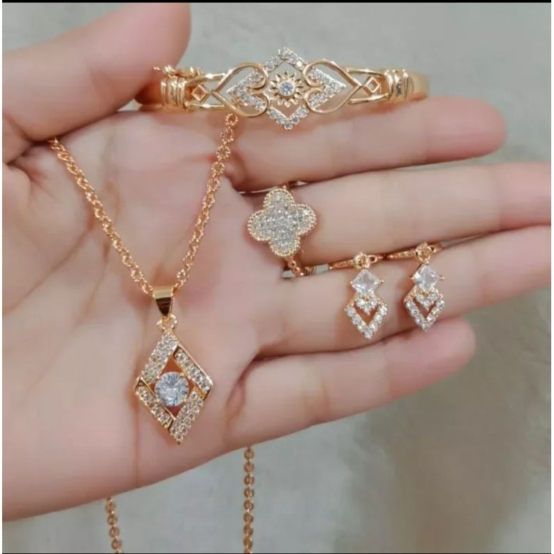 SET PERHIASAN MEWAH LAPIS EMAS