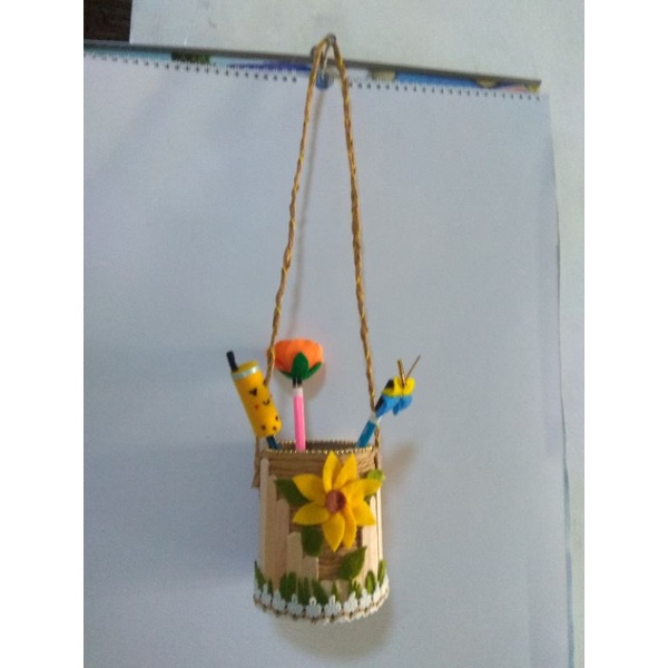 

kerajinan tangan tempat pensil gantung/tempat pensil