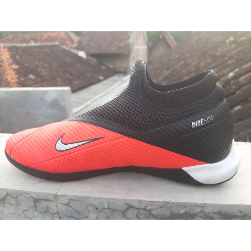 Sepatu Futsal Nike Phantom VSN 2 Academy