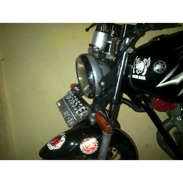 DUDUKAN LAMPU PESEK YAMAHA SCORPIO BRACKET LAMPU BULAT YAMAHA SCORPIO (COD)