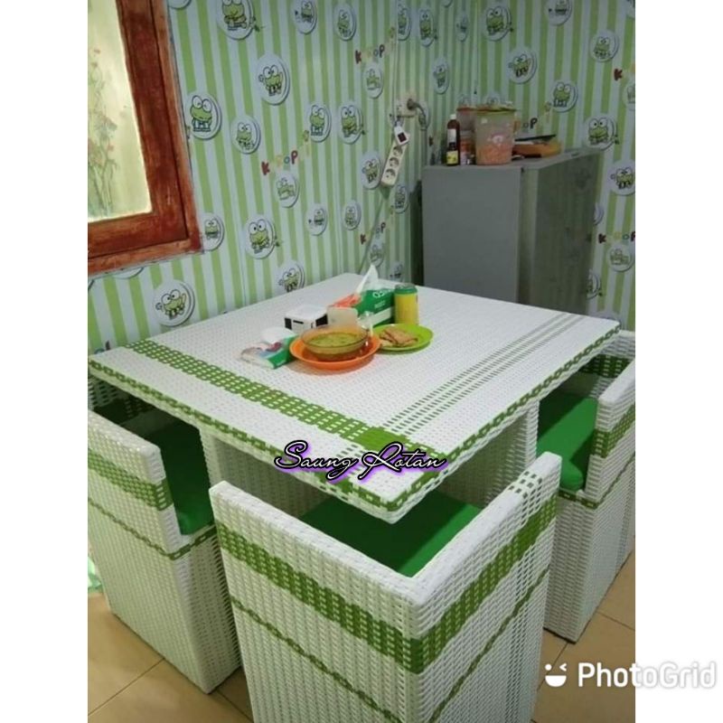 set meja makan rotan sintetis