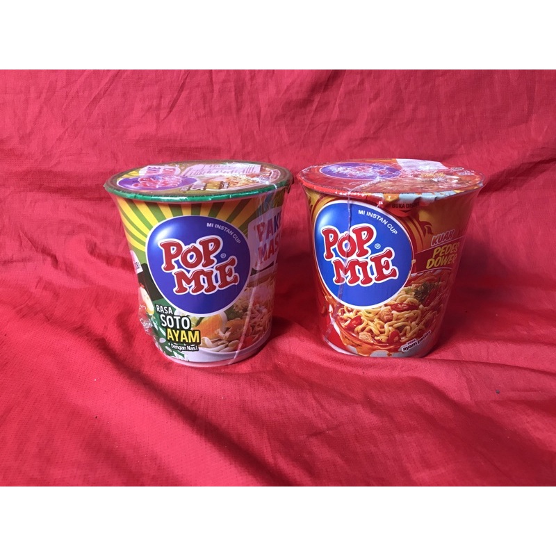 

pop mie pedes dower dan popmie soto ayam dengan nasi