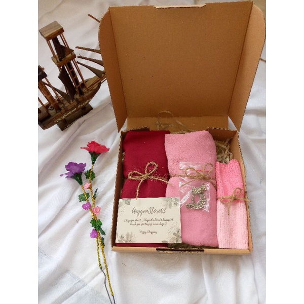 

Hampers hijab / gift / hadiah ulang tahun