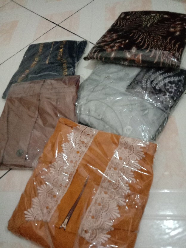 Promo!! Neda Tunik // Dzuvia Tunik Moscrepe // By Lumbung Batik Grosir