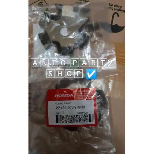 PLATE RAMP 22131-KVY-900 HONDA BEAT TUTUP RUMAH ROLLER SCOOPY KARBU / SPACY KARBU PLAT CVT ASLI AHM 
