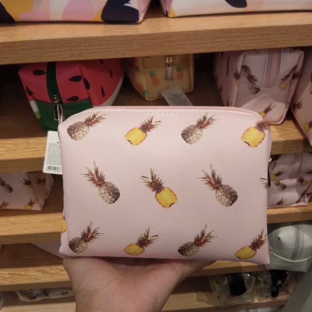 MINISO POUCH MAKEUP