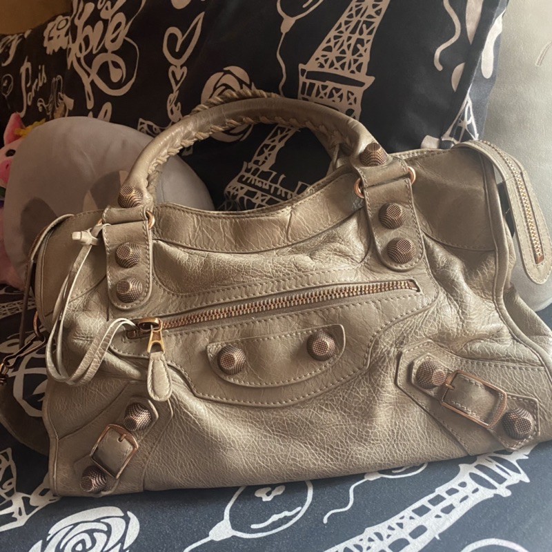 Preloved Balenciaga giant rose gold