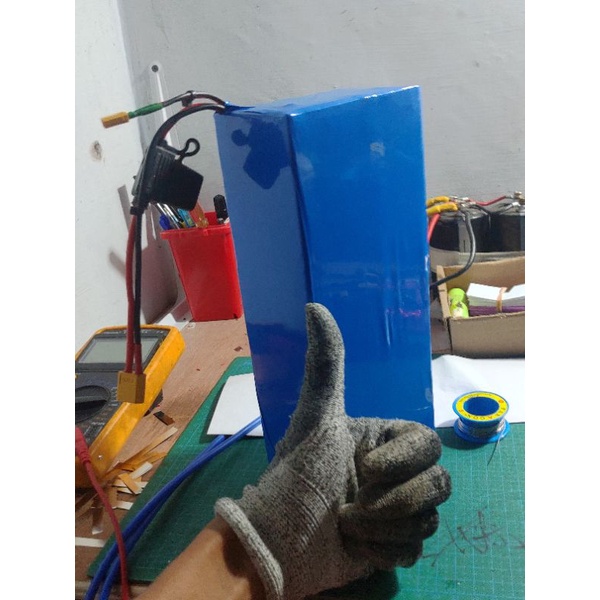 Baterai pack 13s 48v 12ah + charger