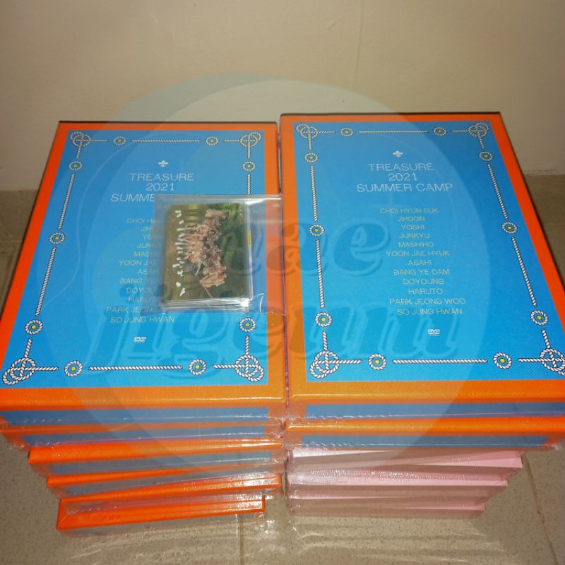 sharing summer camp treasure. Junghwan yoshi jaehyuk hyunsuk bene ktown fan making book