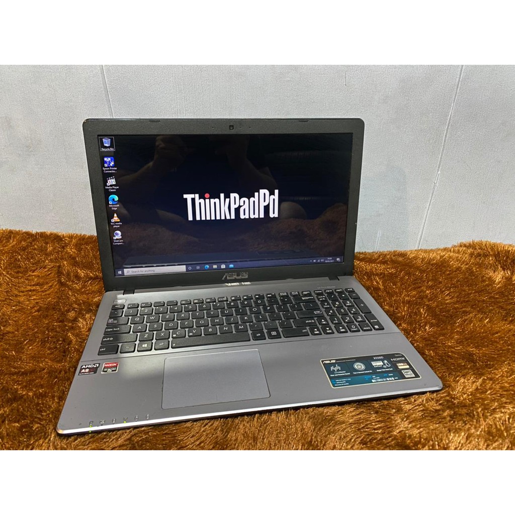 Laptop Gaming Desain ASUS X550D AMD A8 5550M Radeon Mulus Murah