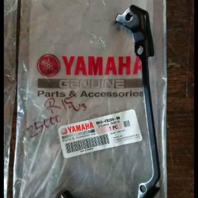 BRACKET FAIRING BAWAH KANAN R15 VVA V3 ORIGINAL