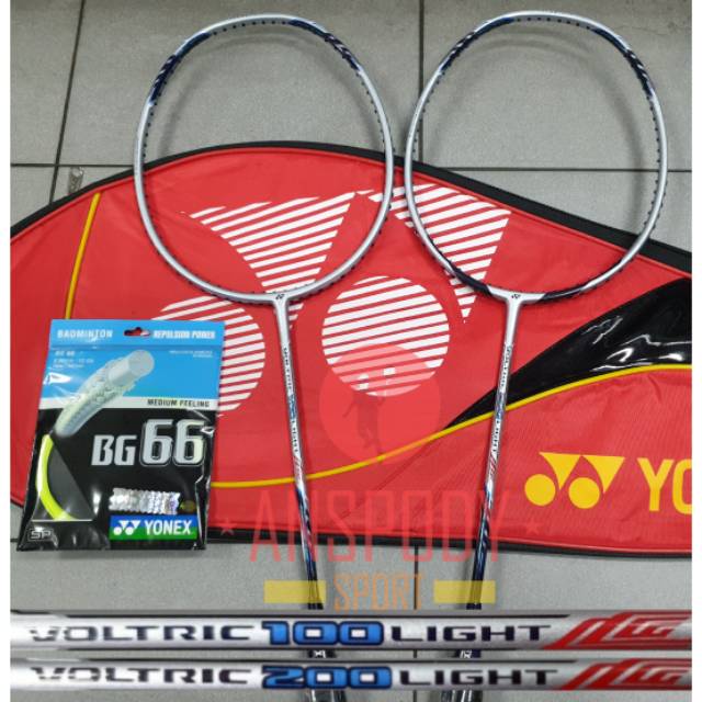 RAKET BADMINTON VOLTRIC 100 LIGHT LCW/200 LIGHT LCW