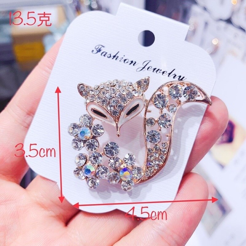 (COD) 2022 Bros / Pin Fashion Bentuk Rubah Aksen Zircon Warna Gold / Silver Untuk Perhiasan Wanita