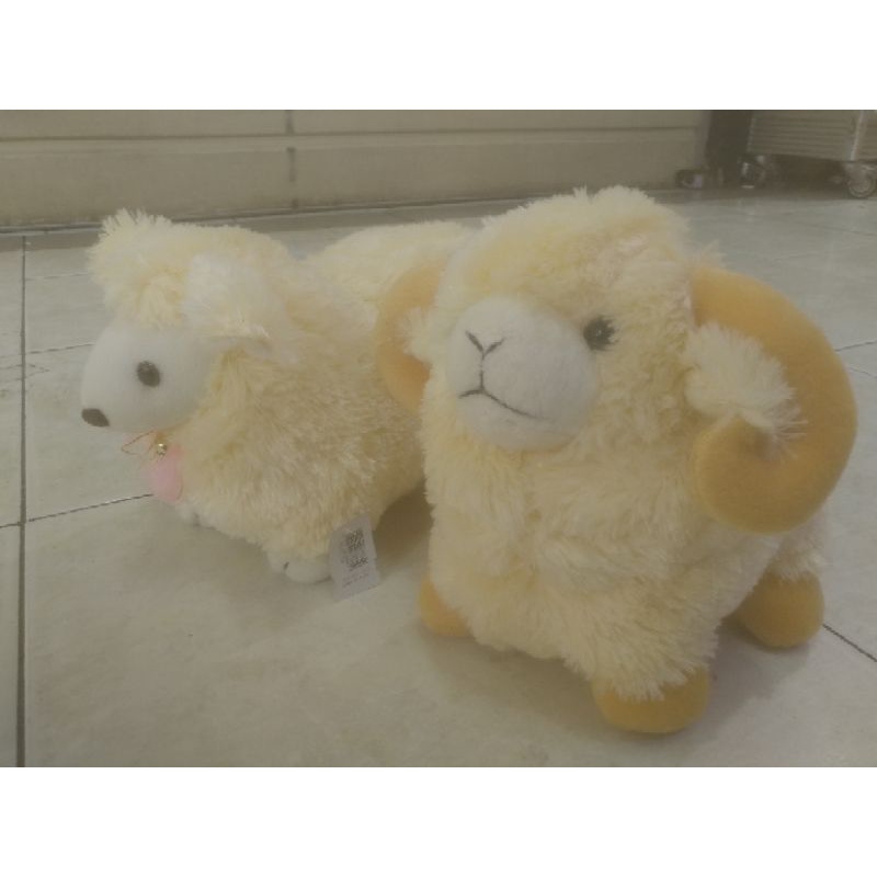 Boneka domba kambing bahan bulu isi dakron