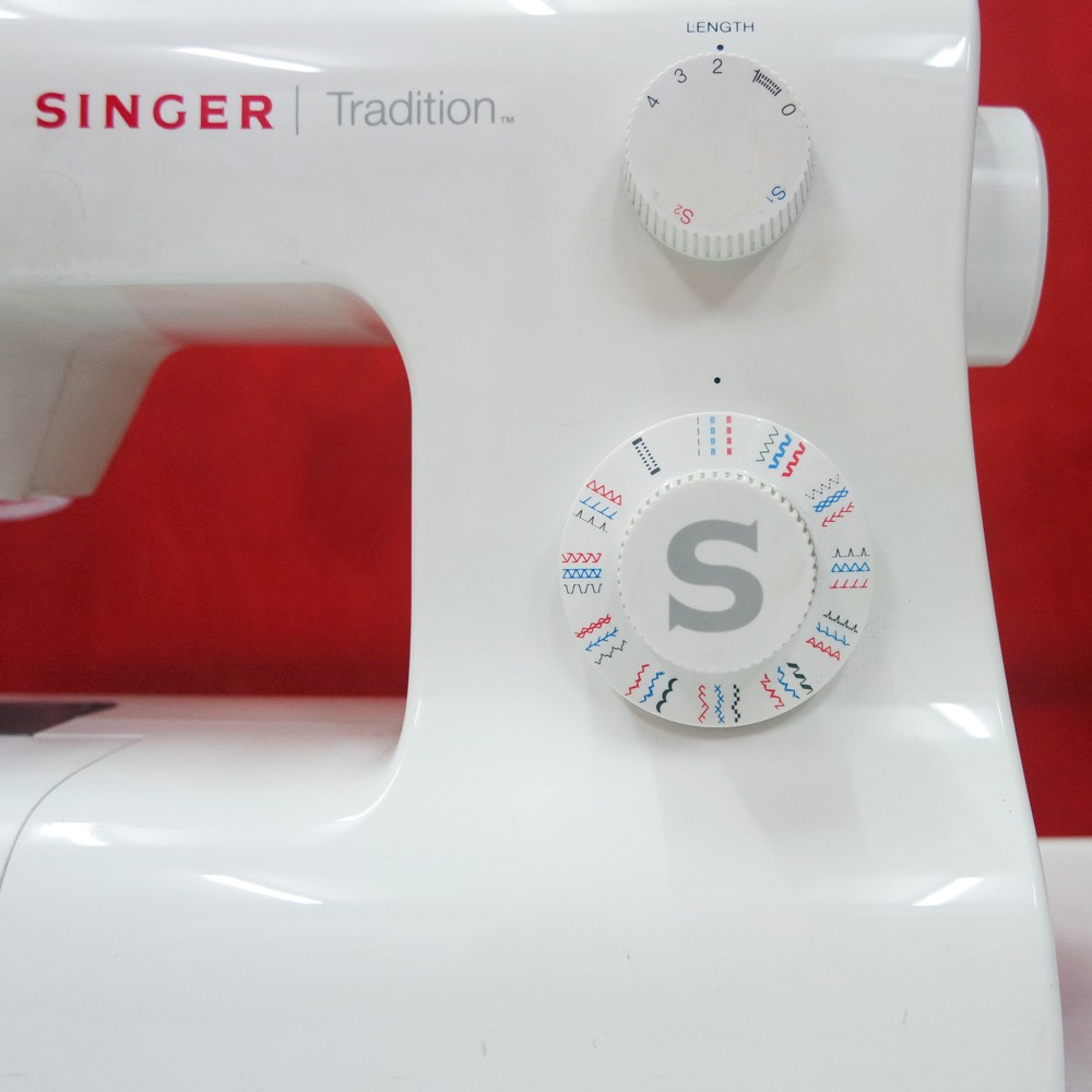 Mesin Jahit Portable Multifungsi SINGER Tradition 2282-3