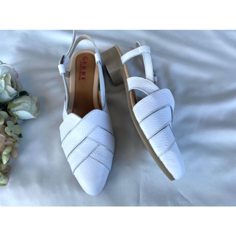 Sepatu Bustong Kulit Wanita Papirut