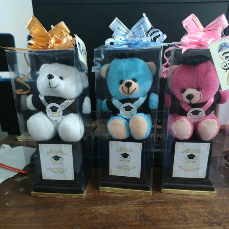 PIALA BONEKA MIKA