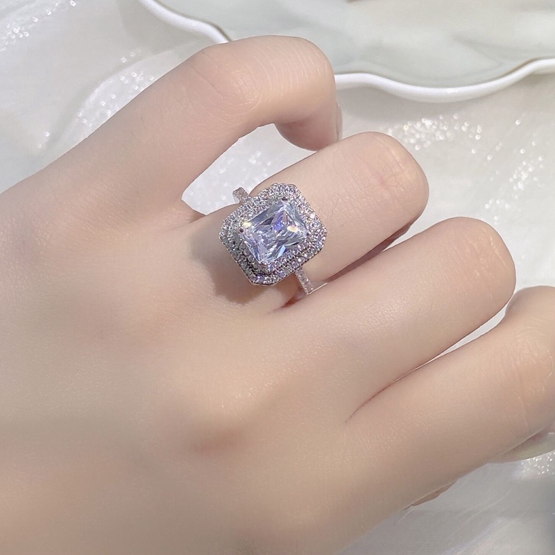 Cincin Wanita Bentuk Kotak Warna Silver Bahan Cubic Zircon Gaya Klasik Untuk Pernikahan