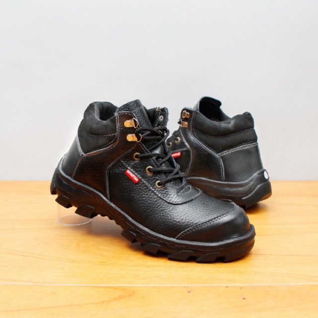 Sepatu boot safety hiking touring kerja bahan kulit sapi