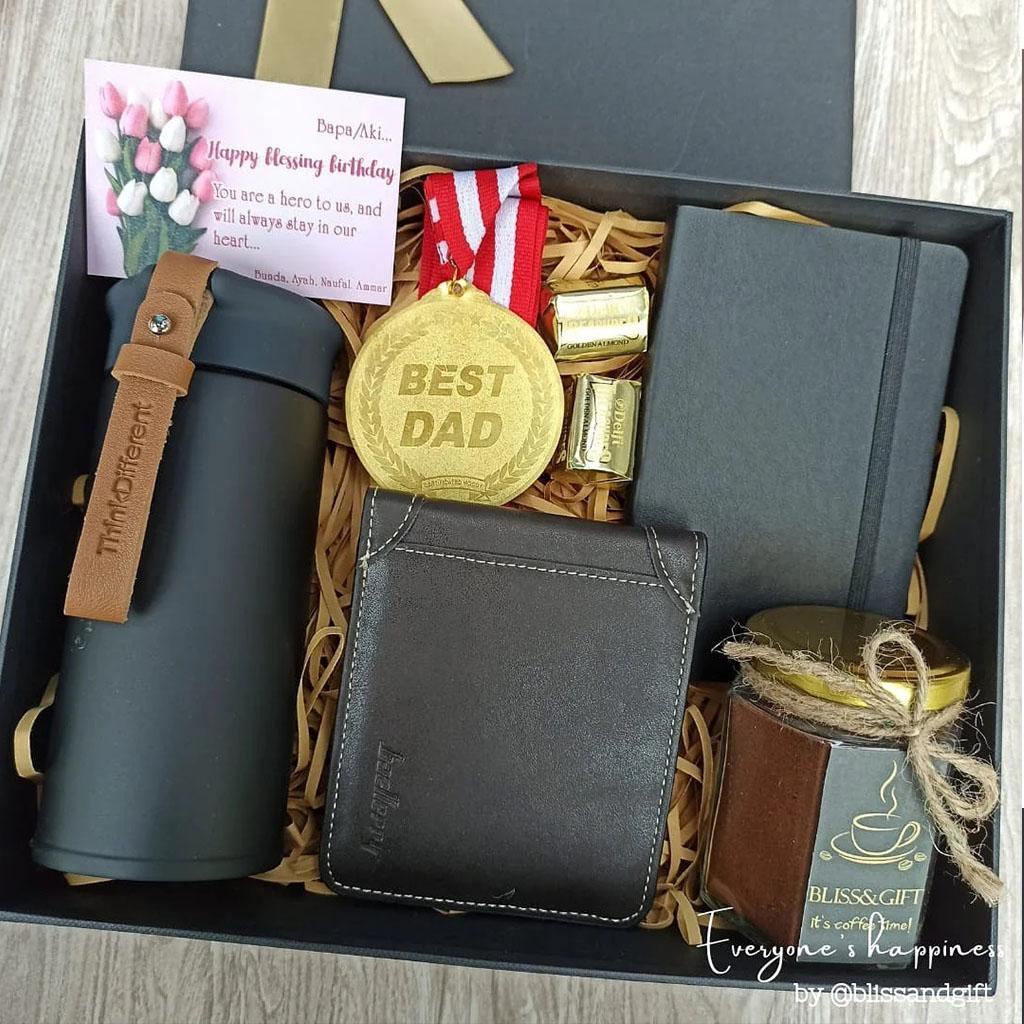 

Blissbox Best 4 Dad (Hampers/Gift Box /Kado UlTah/Kado Wisuda/Kado Anniversary/Souvenir)