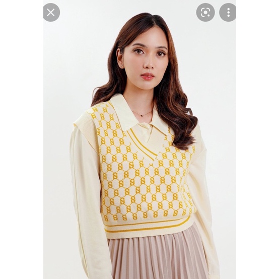 READY Vest and Cardigan Benang Jarum Buttonscarves (Honey & Pistachio)