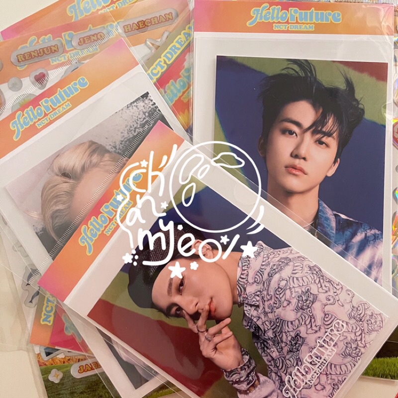 NCT DREAM ‘HELLO FUTURE’ POSTCARD + HOLOGRAM PHOTO CARD SET