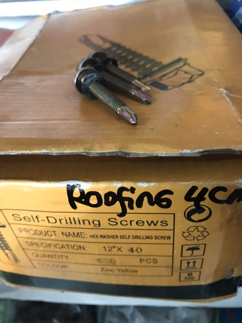 Baut ROOFING 4 cm . Self driving screw .  Baut baja ringan roofing