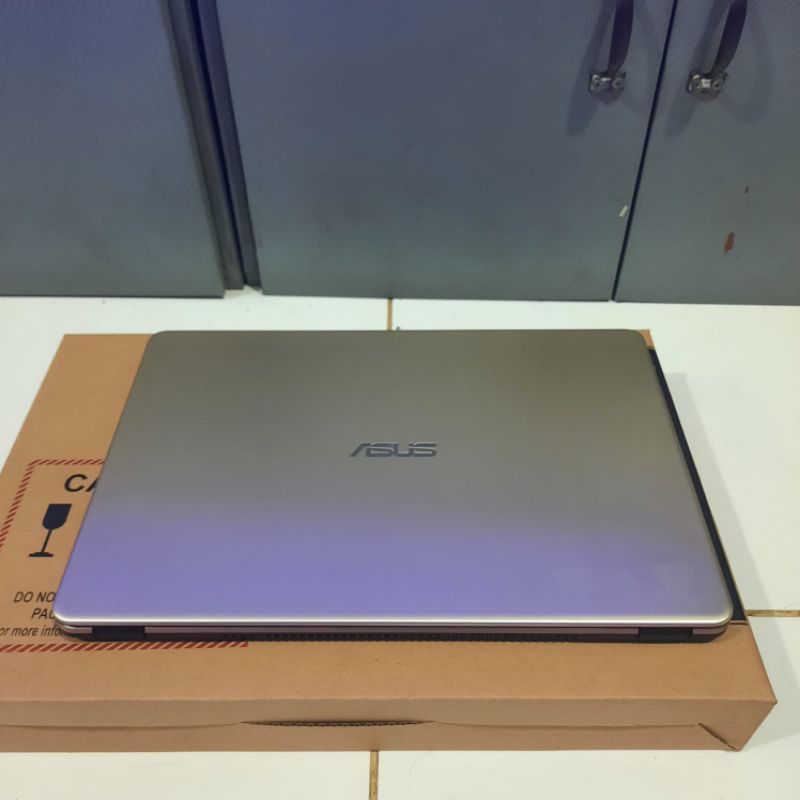 Laptop Asus Vivobook X505ZA, Amd Ryzen 5 - 2500U Ram 8GB SSD 256GB Amd Radeon Vega 8 Graphics SLIM, Gaming Editing