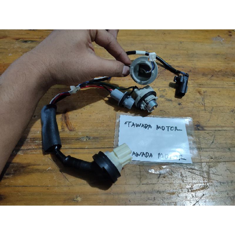 SOKET FITTING LAMPU STOP SUZUKI ALL NEW ERTIGA GX 2018 ERTIGA SPORT 2019 dan SUZUKI XL7