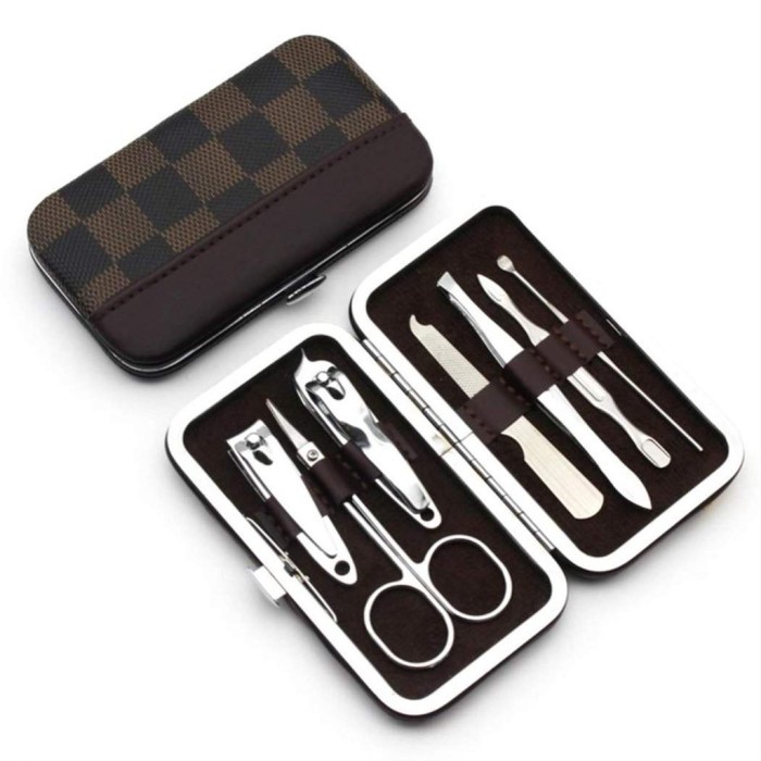 Manicure Pedicure Set 7 in1 Alat Perawatan Kuku Gunting Kuku Set Polos Model Dompet / Gunting Kuku 7IN1 / 4IN1