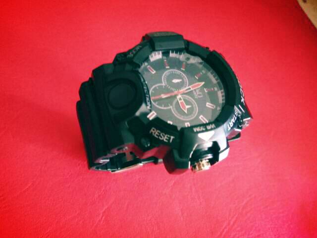 Q&amp;Q Jam tangan sport anti air