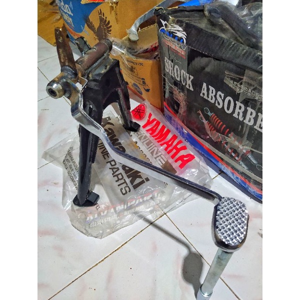 Jual Standar dua tengah jagang scorpio original set pedal rem kawasaki