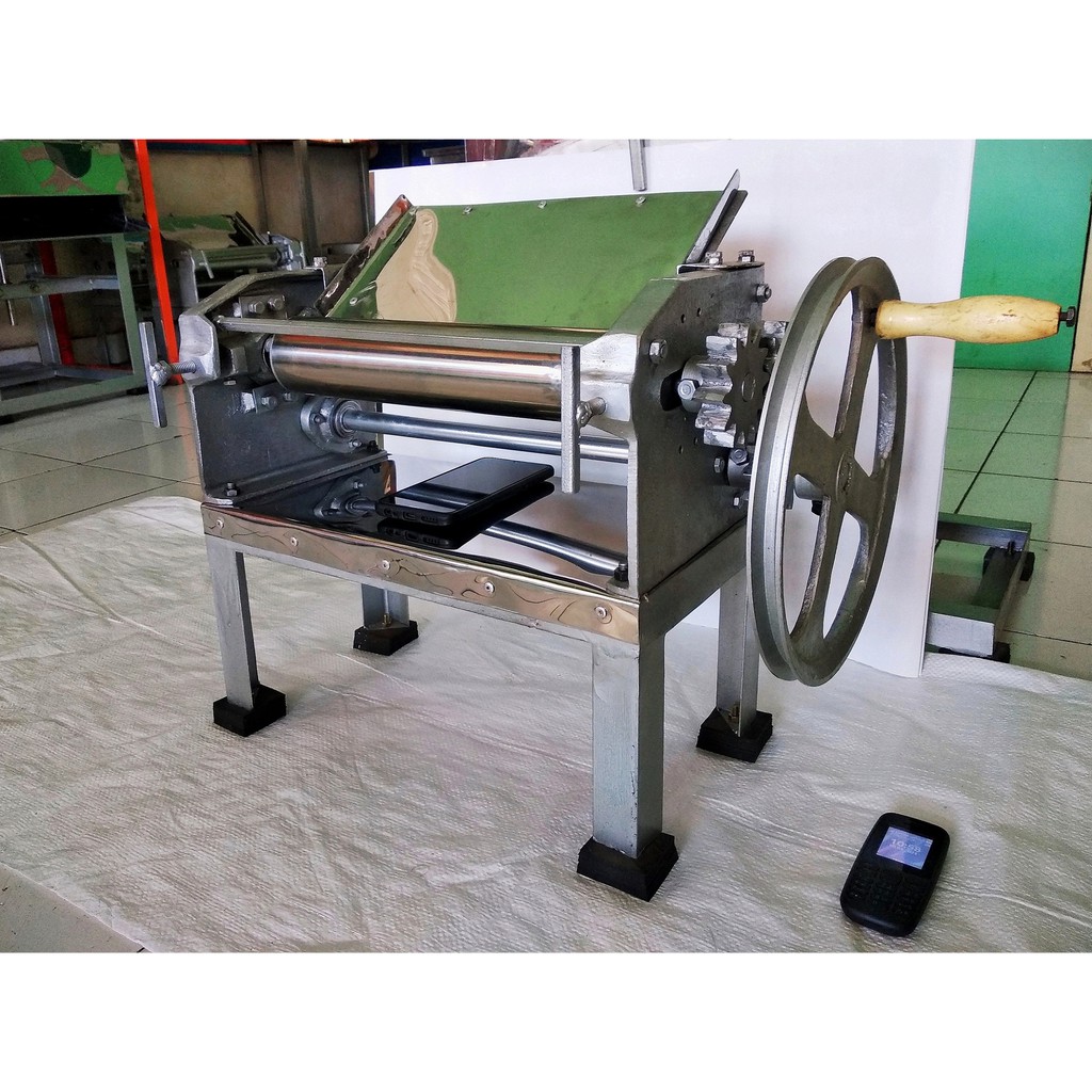 Mesin Penipis / Pemipih Rolling Adonan Roti Pangsit Molen dll. panjang Roll 30 cm