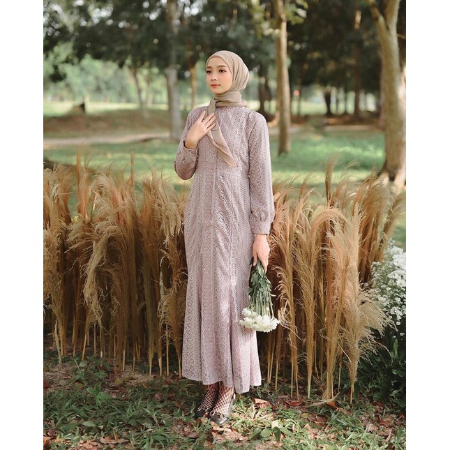 Brukat Vintage Dress Abinaya