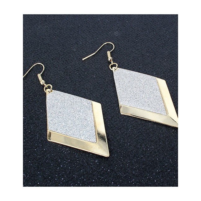 LRC Anting Gantung Fashion Golden Diamond Frosted Alloy Earrings K44344