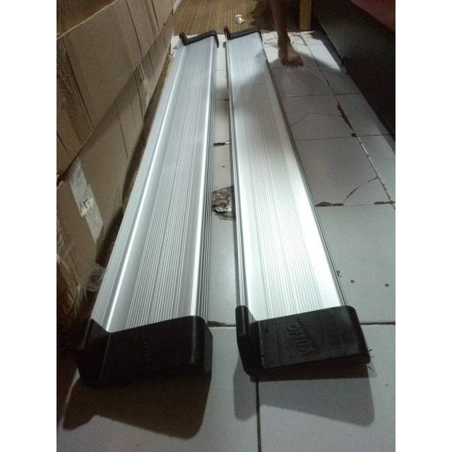 Foot step pijakan kaki samping mobil TOYOTA KIJANG KOTAK  