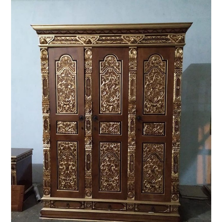 LEMARI PAKAIAN JATI UKIR GEBYOK NATURAL GOLD MEWAH DIPAN MEJARIAS NAKAS TOLET LEMARI HIAS PARTISI