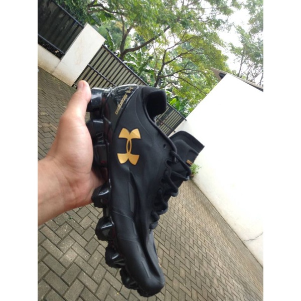 UNDER ARMOUR scorpio 1