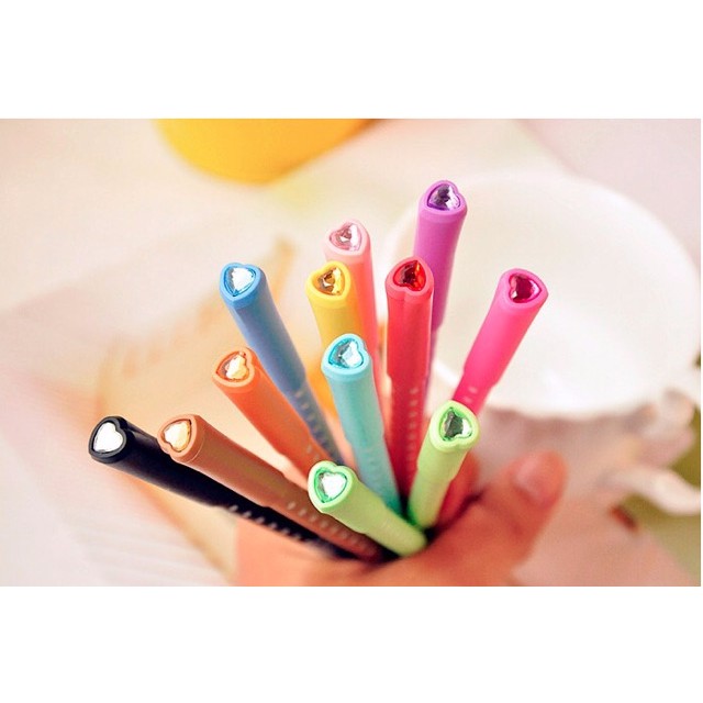 

Pulpen Warna Diamond Polkadot