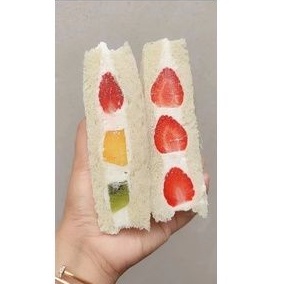 

Ichigo sando / Japanese fruit sando / sandwich buah