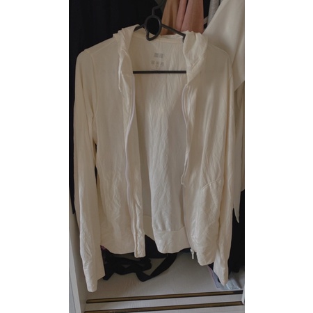 JAKET UNIQLO AIRISM UV CUT PRELOVED