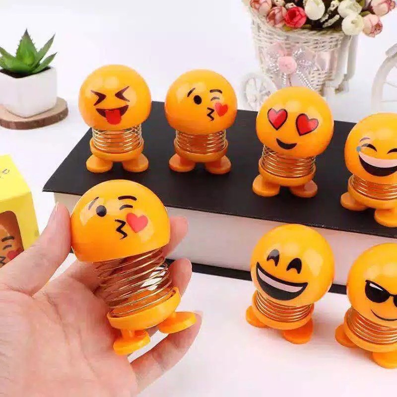 TERMURAH !!! isi 3 pcs Emoji Spring Doll / Boneka Goyang Kepala Emoji Pegas / led Emoticon Spring Doll Smilling Face Spring Doll / Dashbord motor mobil meja