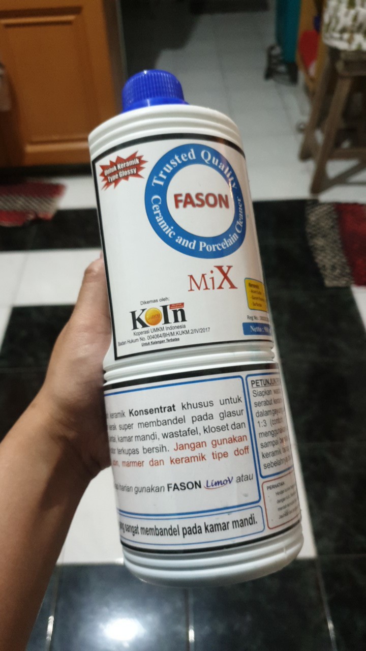Fason Mix 900ml Pembersih Keramik Dan Porcelain Tua