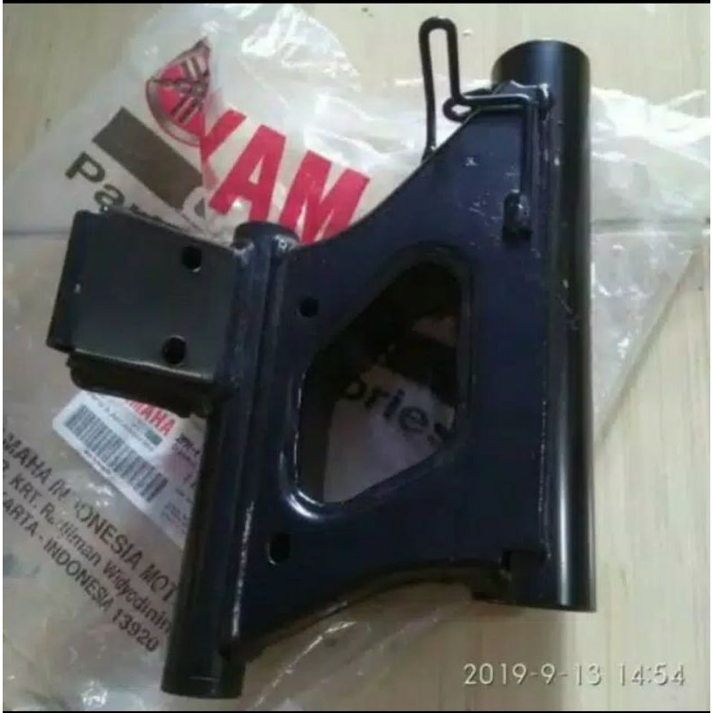 BRACKET ENGINE MOUNTING YAMAHA MIO M3 - MIO Z - MIO 125 ORIGINAL