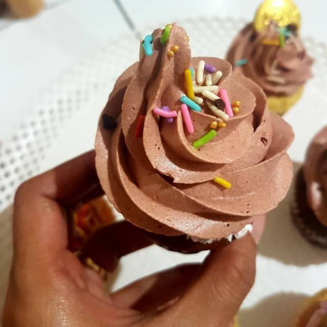 

CUP CAKE COKLAT / CUP CAKE VANILA / CUP CAKE ULANGTAHUN / CUP CAKE CANTIK BEKASI/CUP CAKE HOME MADE
