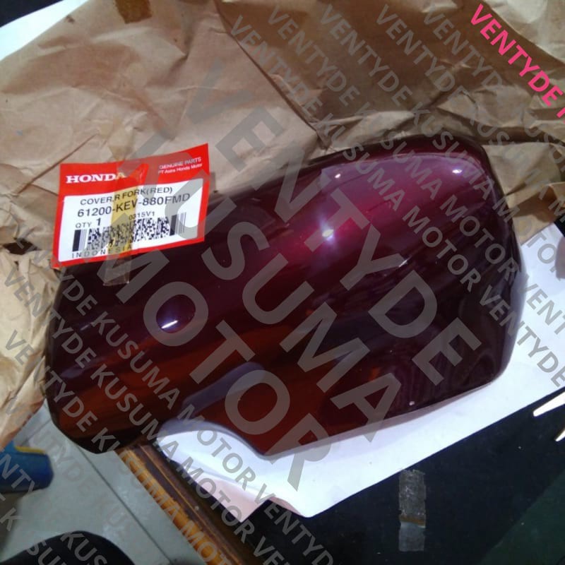 (100% BAGUS ) tutup fork depan supra kanan merah tua. 61200-KEV-880FMD Keren Bos
