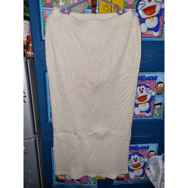 Preloved Uniqlo Rok Narrow Cream L