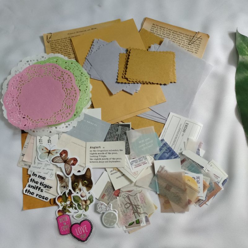 

(80+ pcs) Vintage Aesthetic Journaling Kit