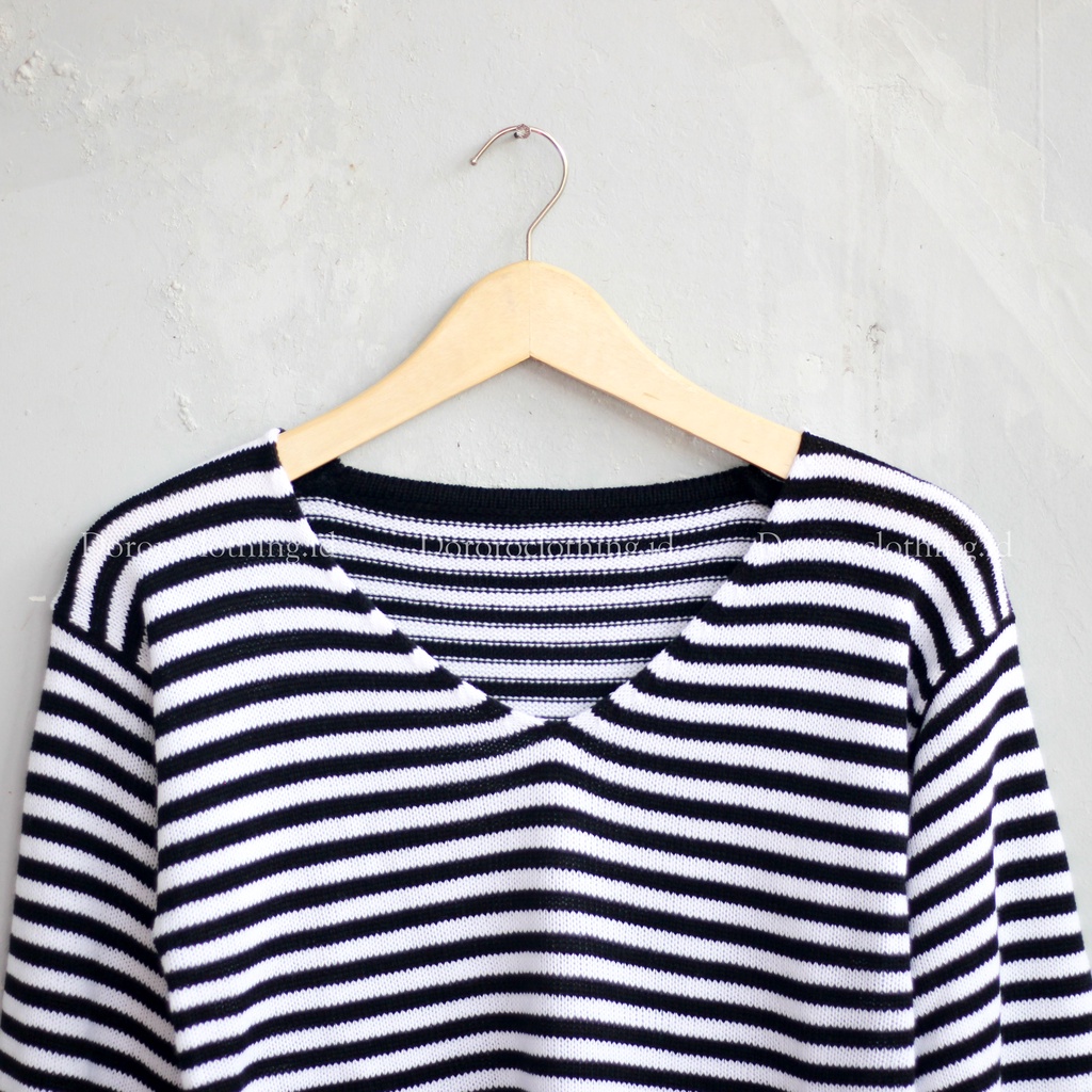 Baju Rajut Blouse Sweater Knit Motif Garis